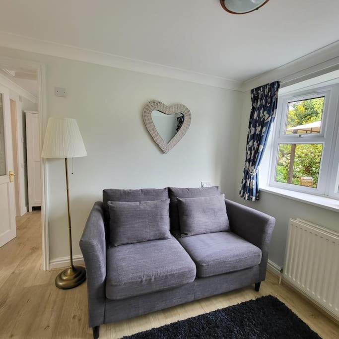 Cheerful, Cosy, One Bedroom Home With Patio And Parking Newbury  Dış mekan fotoğraf